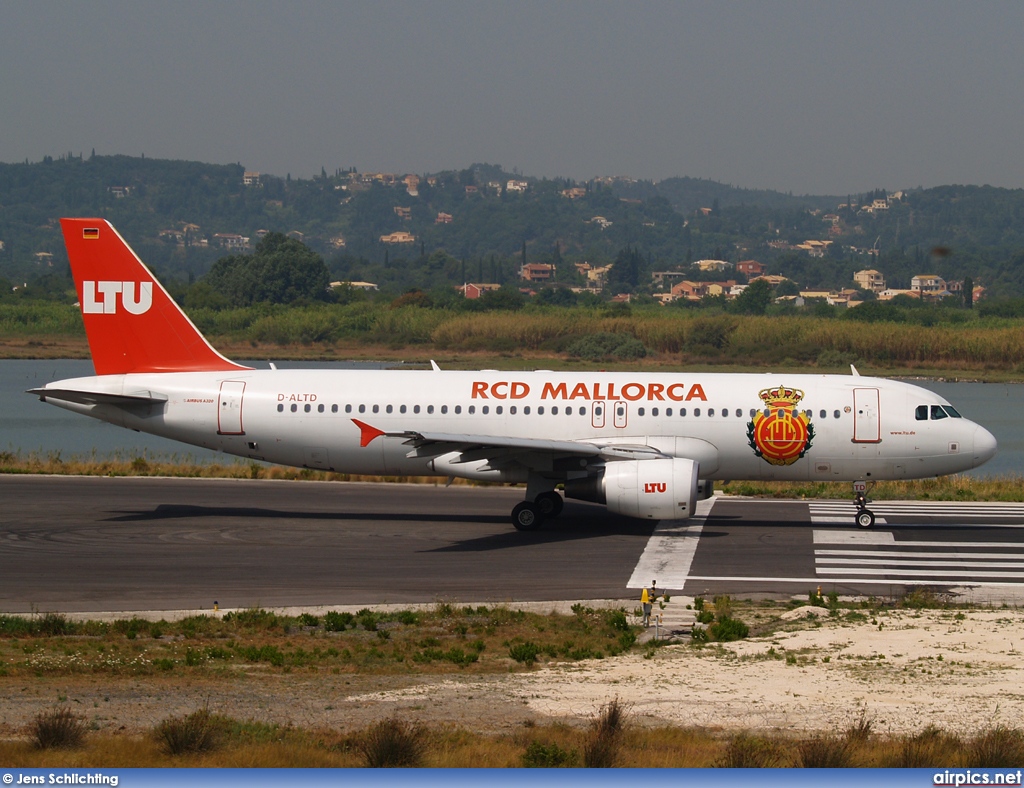D-ALTD, Airbus A320-200, LTU International Airways