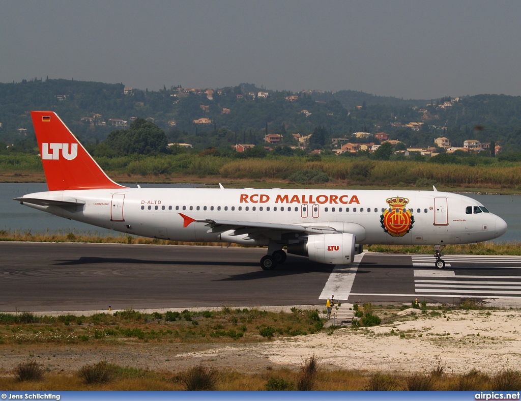 D-ALTD, Airbus A320-200, LTU International Airways