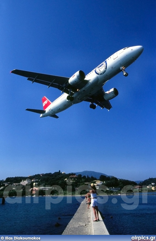 D-ALTD, Airbus A320-200, LTU International Airways