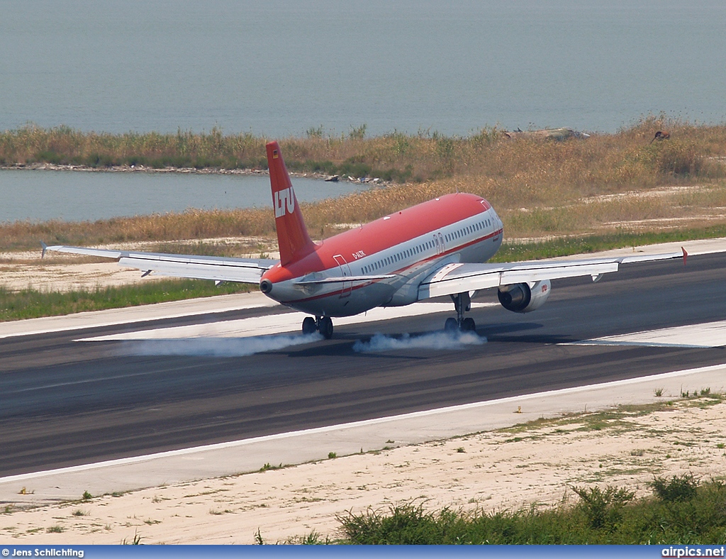 D-ALTK, Airbus A320-200, LTU International Airways