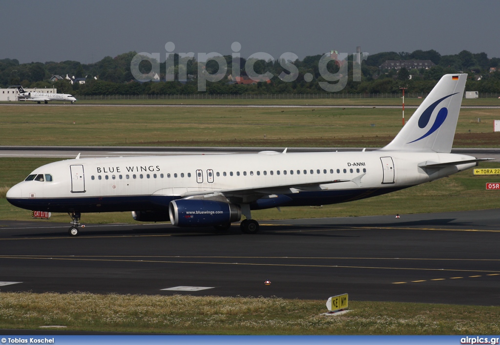 D-ANNI, Airbus A320-200, Blue Wings