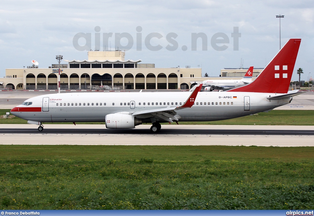 D-APBC, Boeing 737-800, Privatair