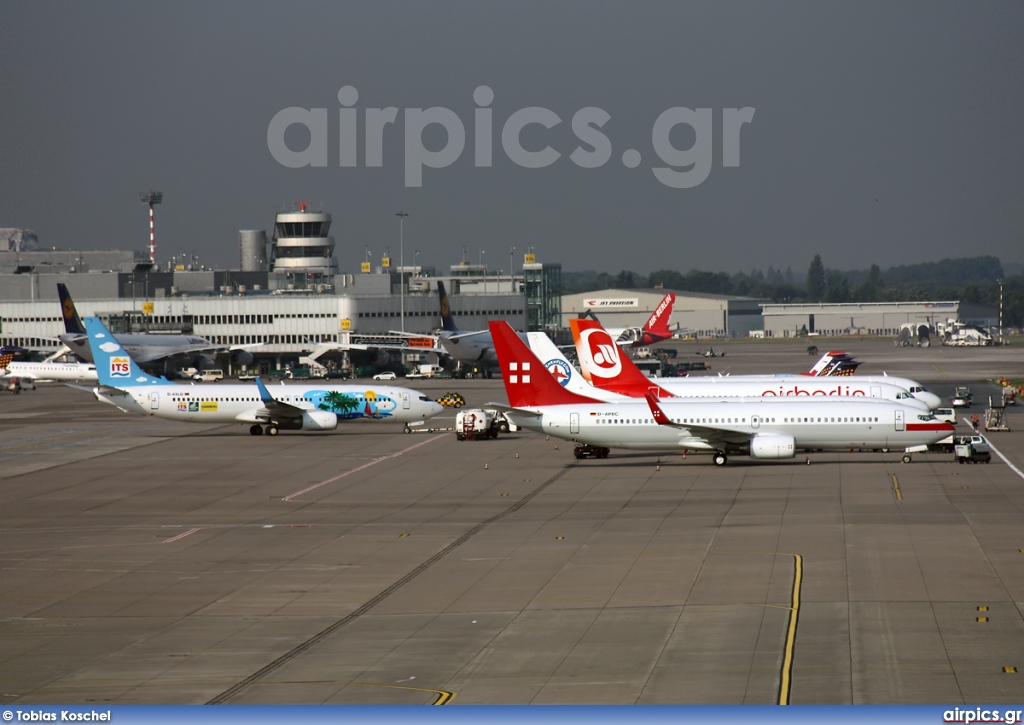 D-APBC, Boeing 737-800, Privatair