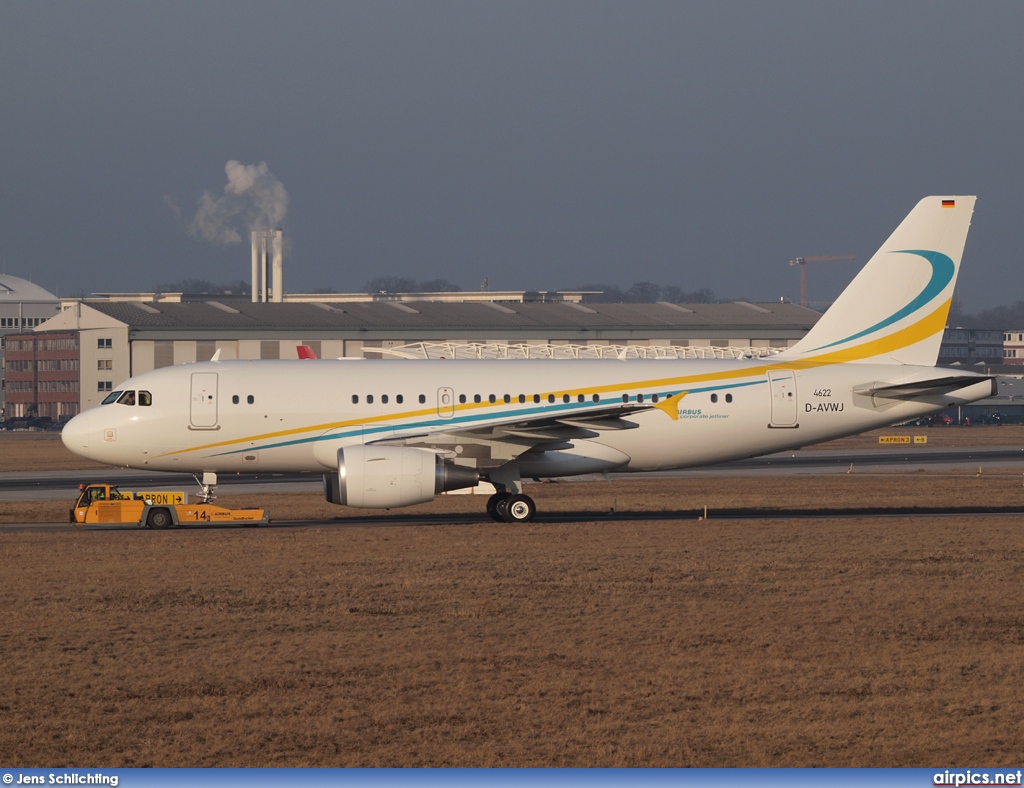 D-AVWJ, Airbus A319-100CJ, Comlux Aviation