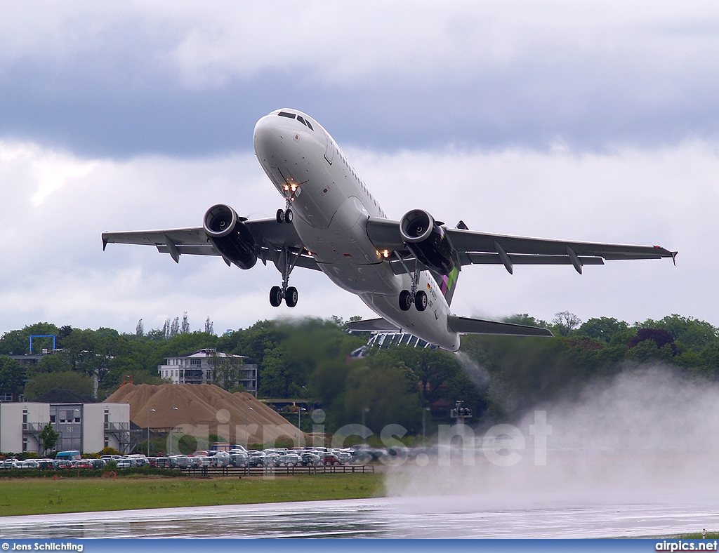 D-AVYJ, Airbus A319-100, Volaris