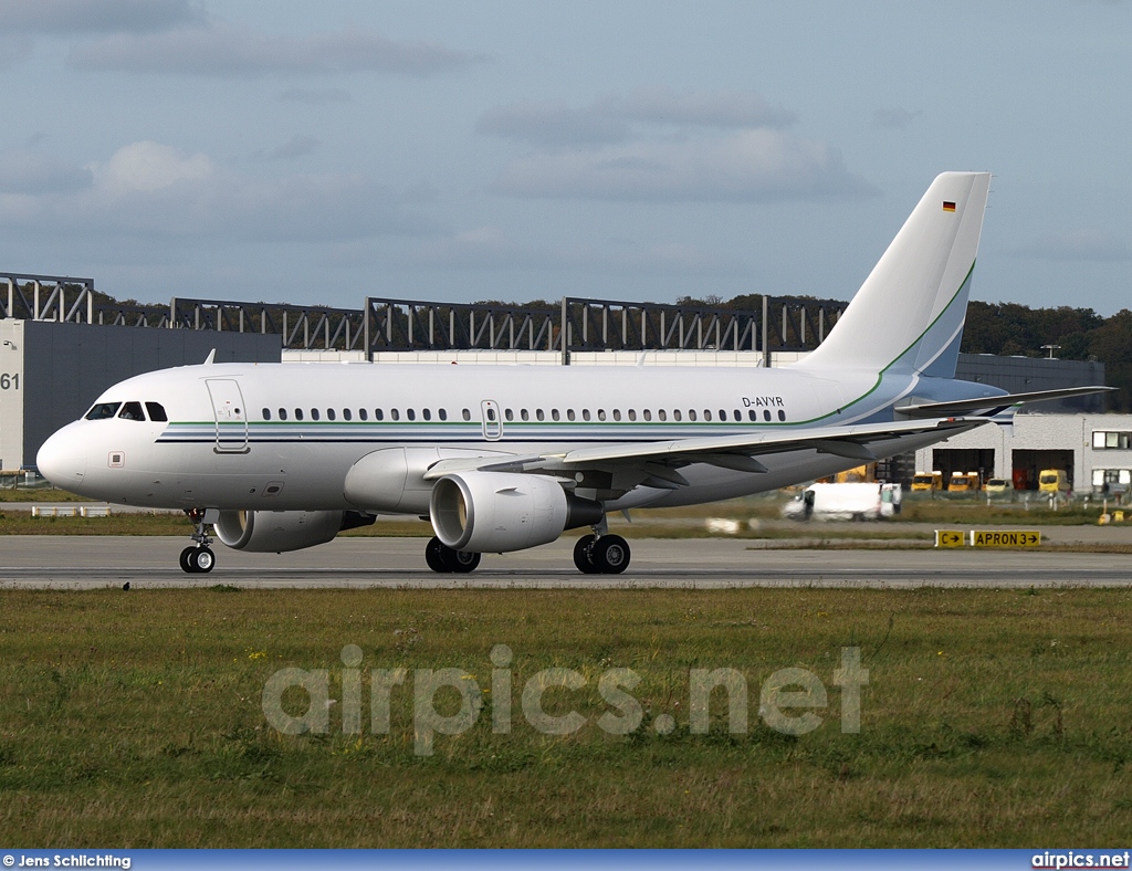 D-AVYR, Airbus A319-100CJ, Private