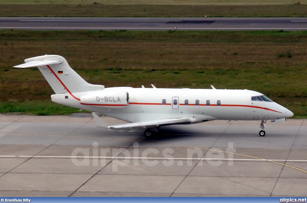 D-BCLA, Bombardier Challenger 300BD-100, Private