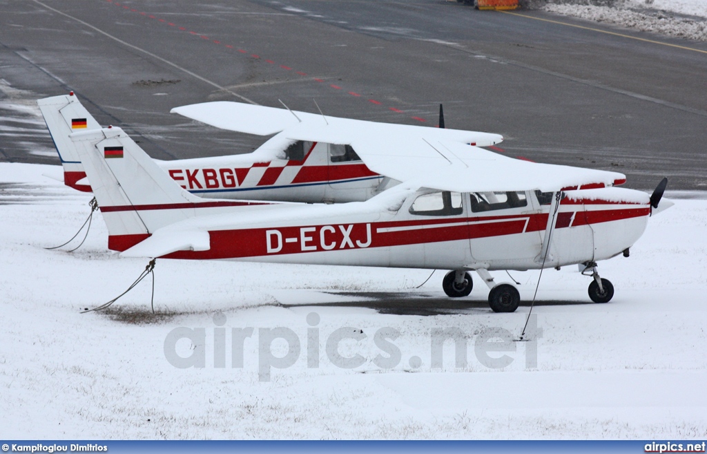 D-ECXJ, Cessna 172M Skyhawk, Private