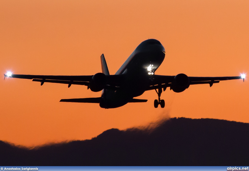 EC-HQJ, Airbus A320-200, Vueling