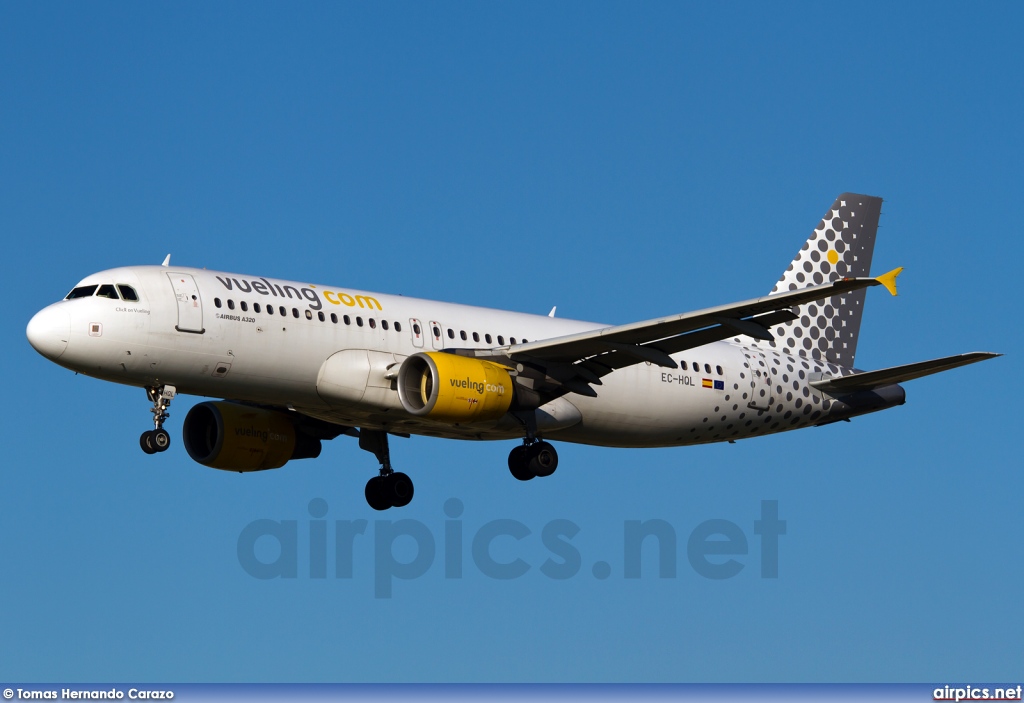 EC-HQL, Airbus A320-200, Vueling