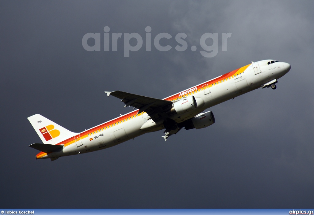 EC-HUI, Airbus A321-200, Iberia