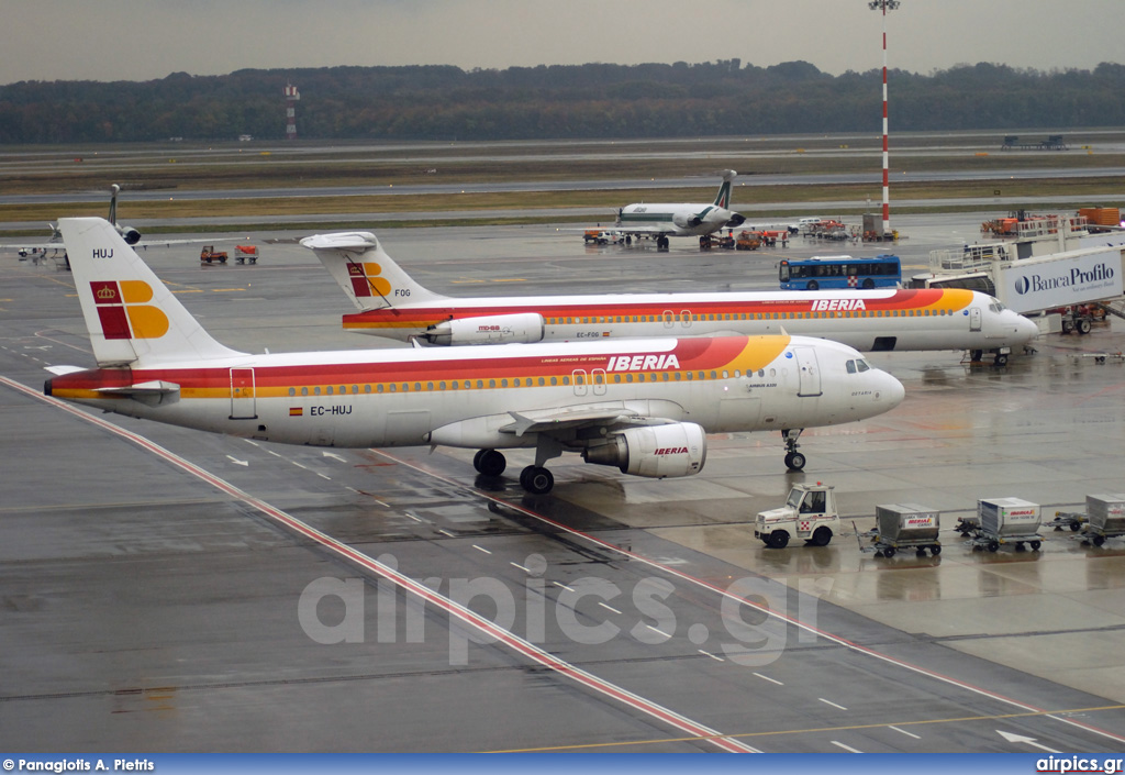 EC-HUJ, Airbus A320-200, Iberia