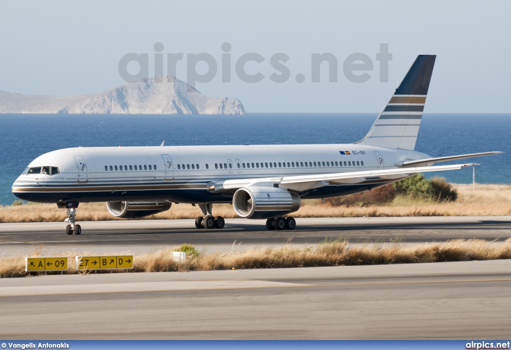 EC-ISY, Boeing 757-200, Privilege Style