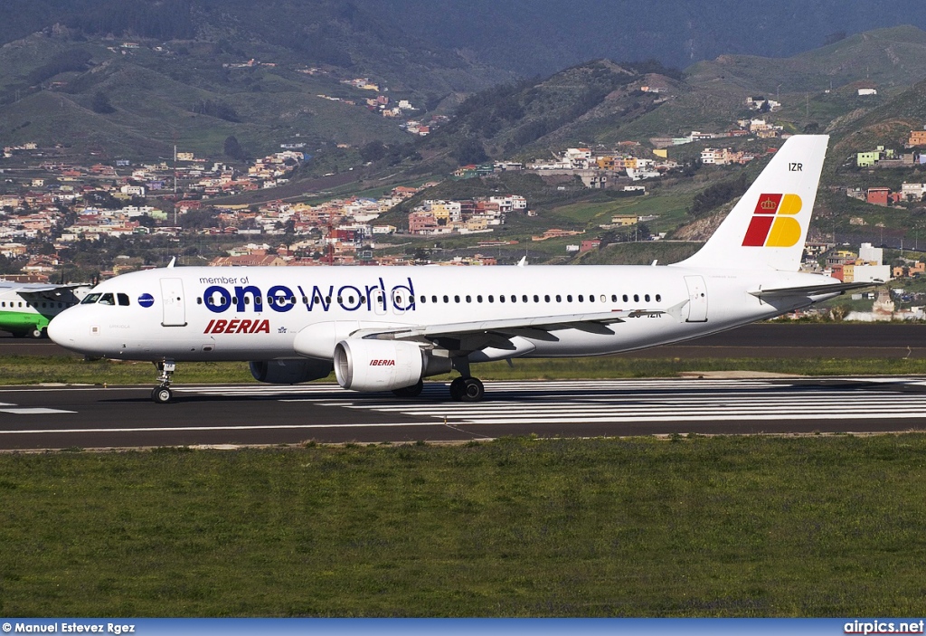 EC-IZR, Airbus A320-200, Iberia
