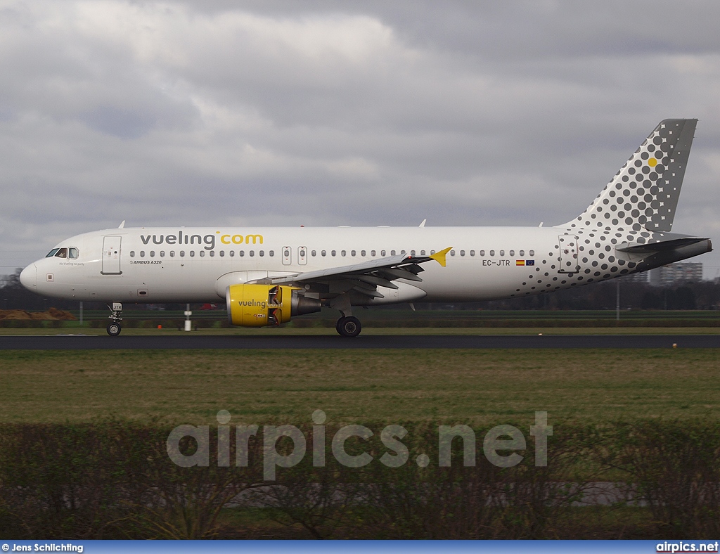 EC-JTR, Airbus A320-200, Vueling