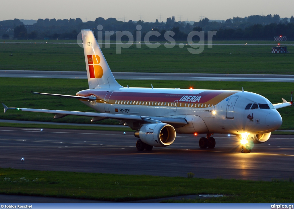 EC-KEV, Airbus A319-100, Iberia