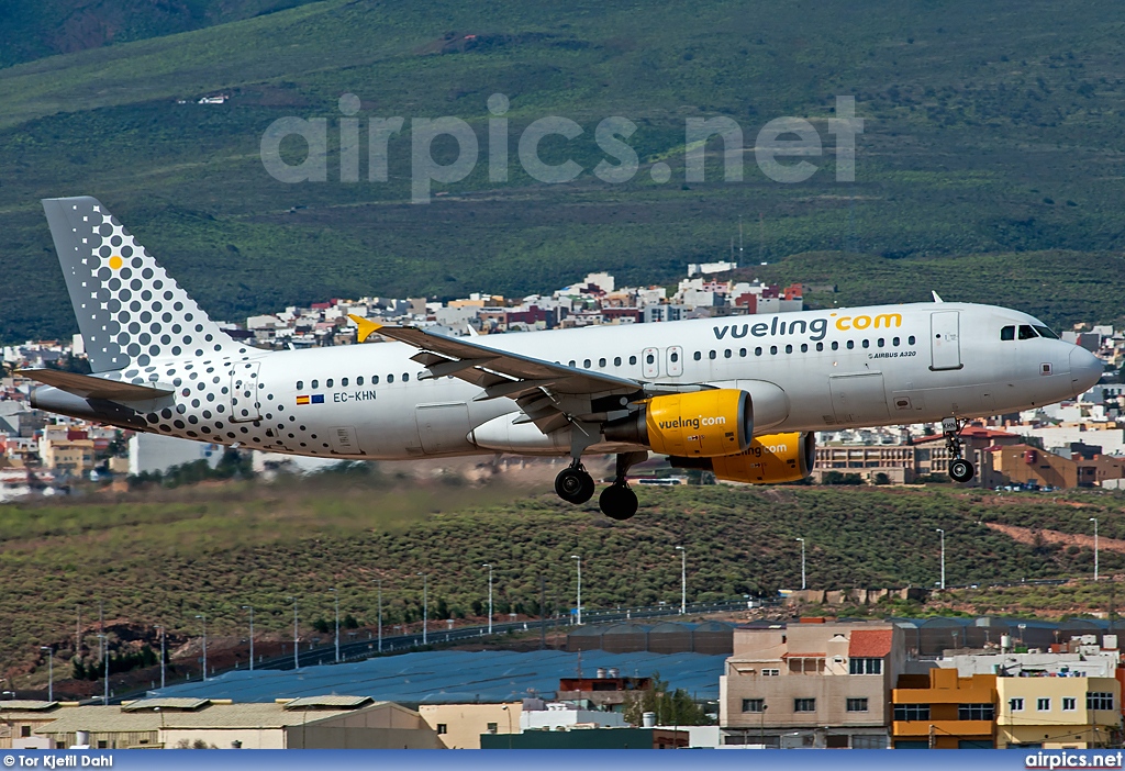 EC-KHN, Airbus A320-200, Vueling