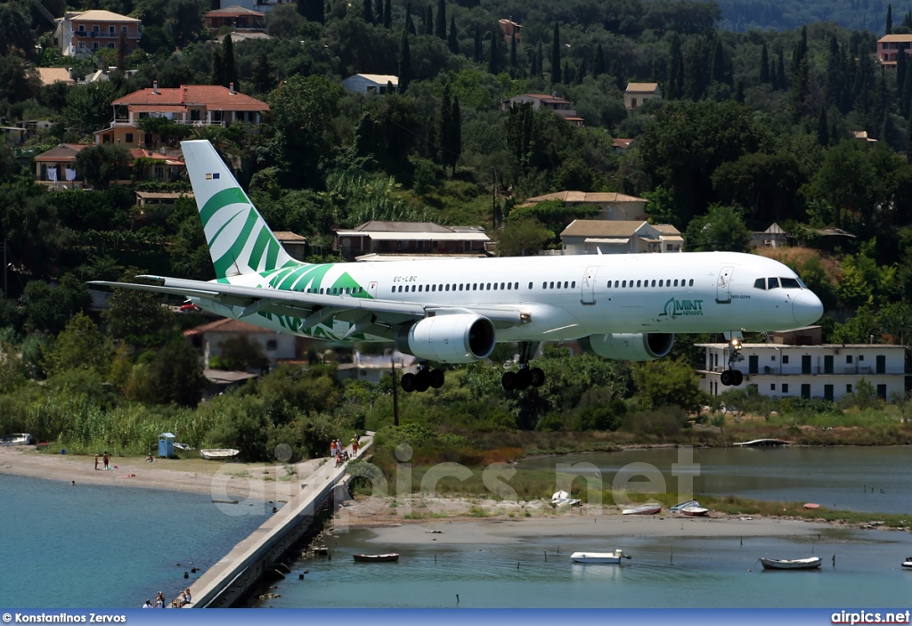 EC-LBC, Boeing 757-200, Mint Airways