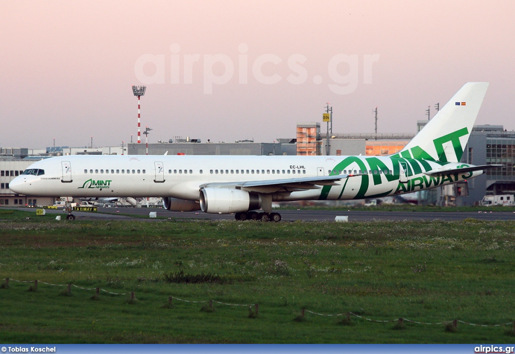 EC-LHL, Boeing 757-200, Mint Airways