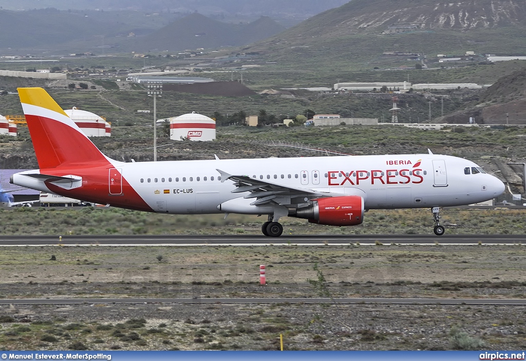 EC-LUS, Airbus A320-200, Iberia Express