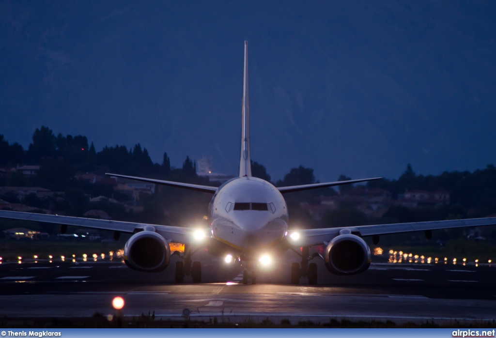 EI-DHA, Boeing 737-800, Ryanair