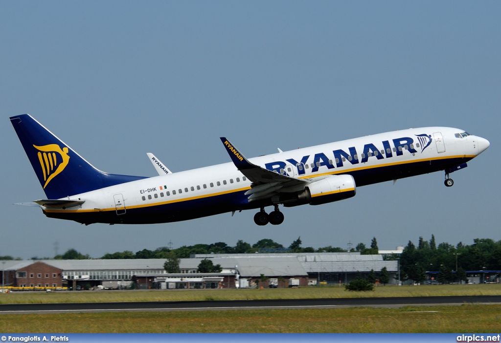 EI-DHK, Boeing 737-800, Ryanair