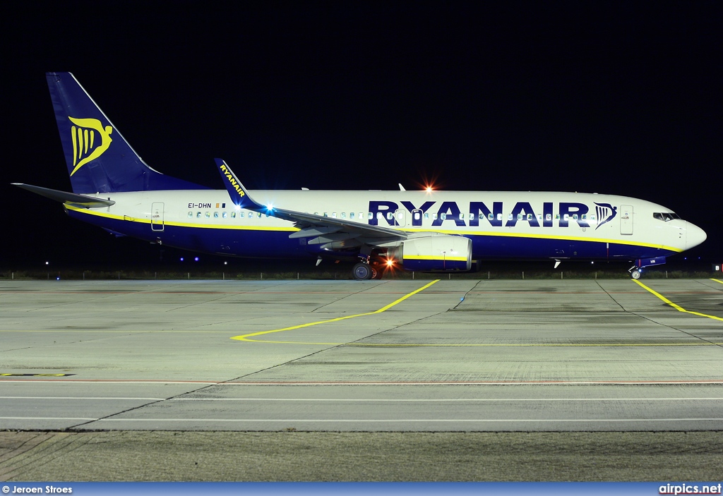 EI-DHN, Boeing 737-800, Ryanair