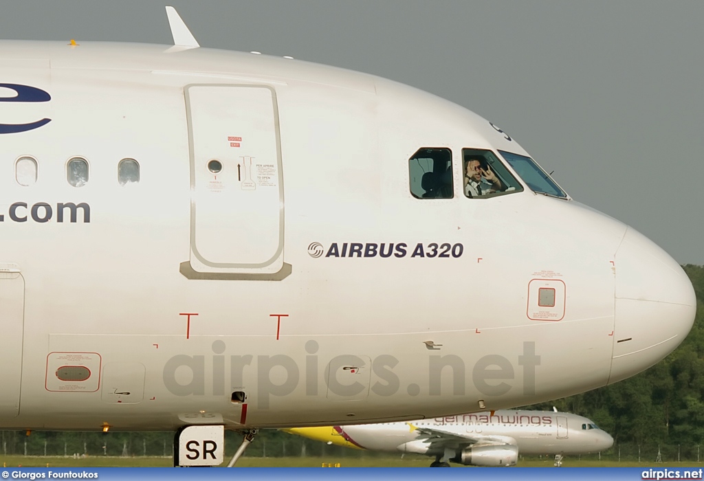 EI-DSR, Airbus A320-200, Air One