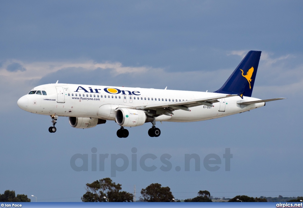 EI-DSY, Airbus A320-200, Air One