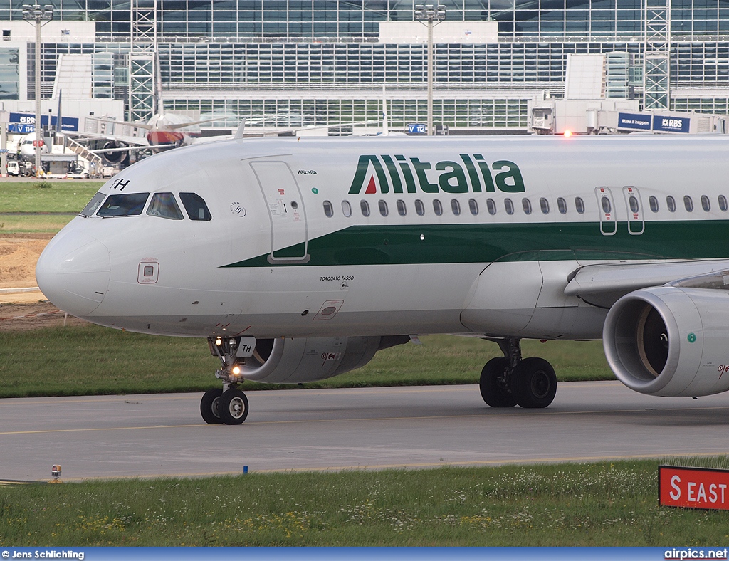 EI-DTH, Airbus A320-200, Alitalia