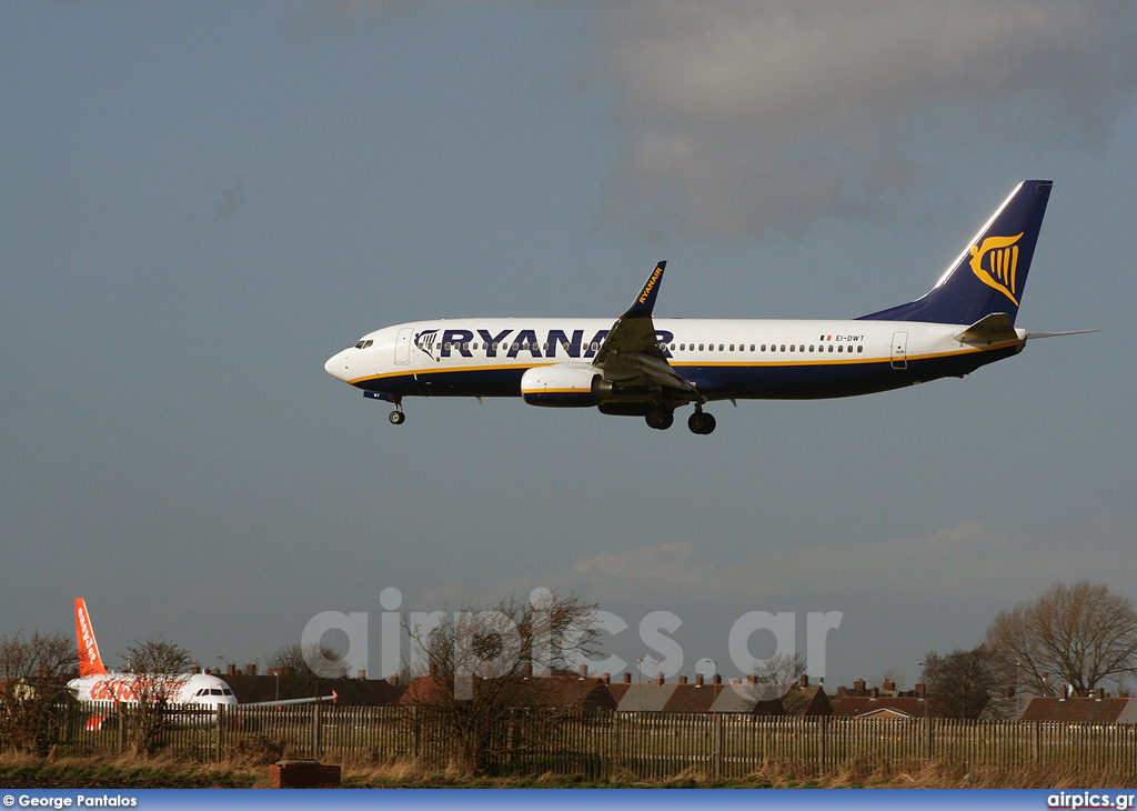 EI-DWT, Boeing 737-800, Ryanair