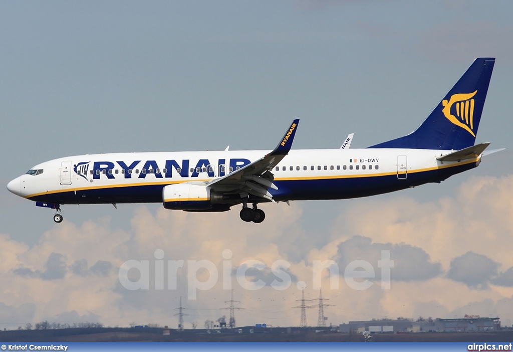 EI-DWV, Boeing 737-800, Ryanair