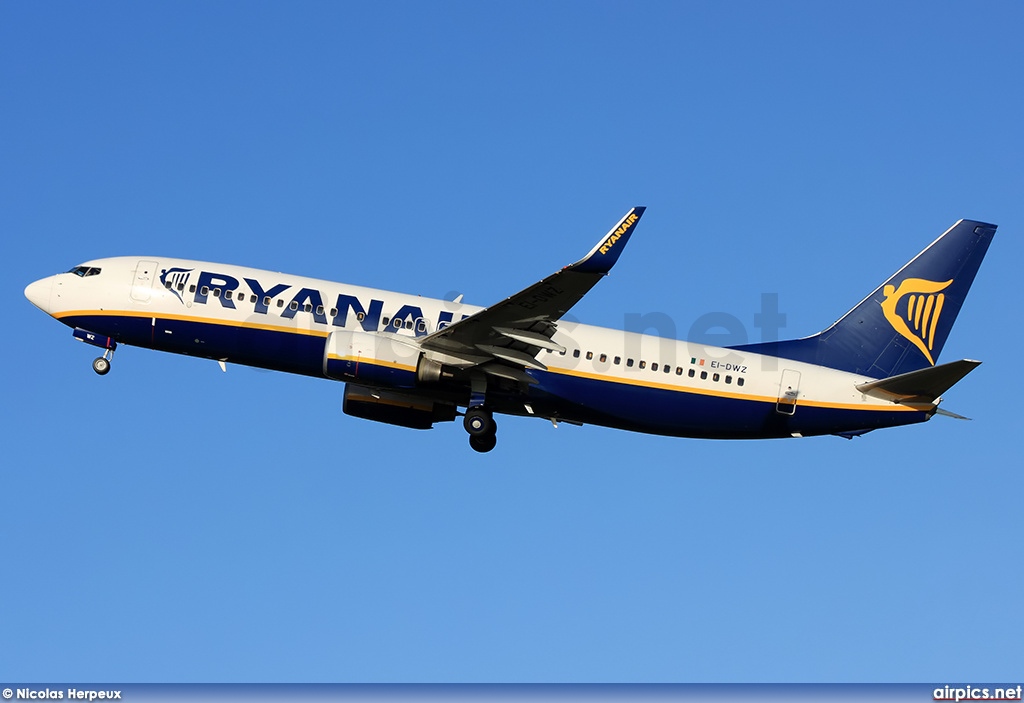 EI-DWZ, Boeing 737-800/BBJ2, Ryanair