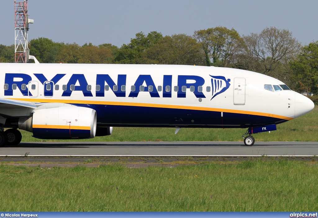 EI-EFK, Boeing 737-800, Ryanair