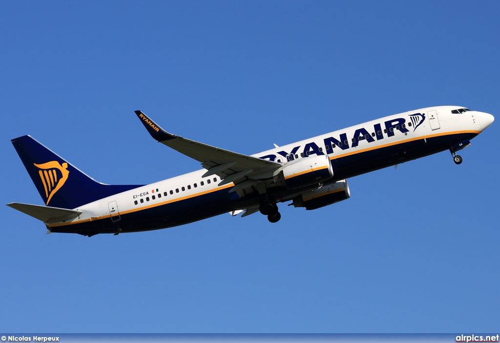 EI-EGA, Boeing 737-800, Ryanair