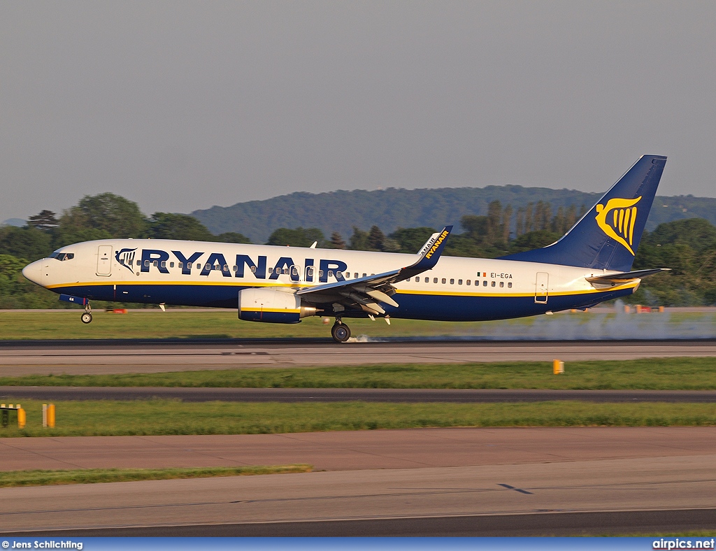 EI-EGA, Boeing 737-800, Ryanair