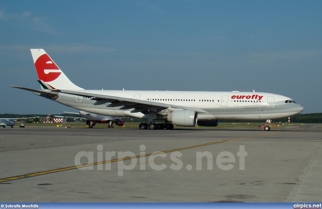 EI-EZL, Airbus A330-200, Eurofly