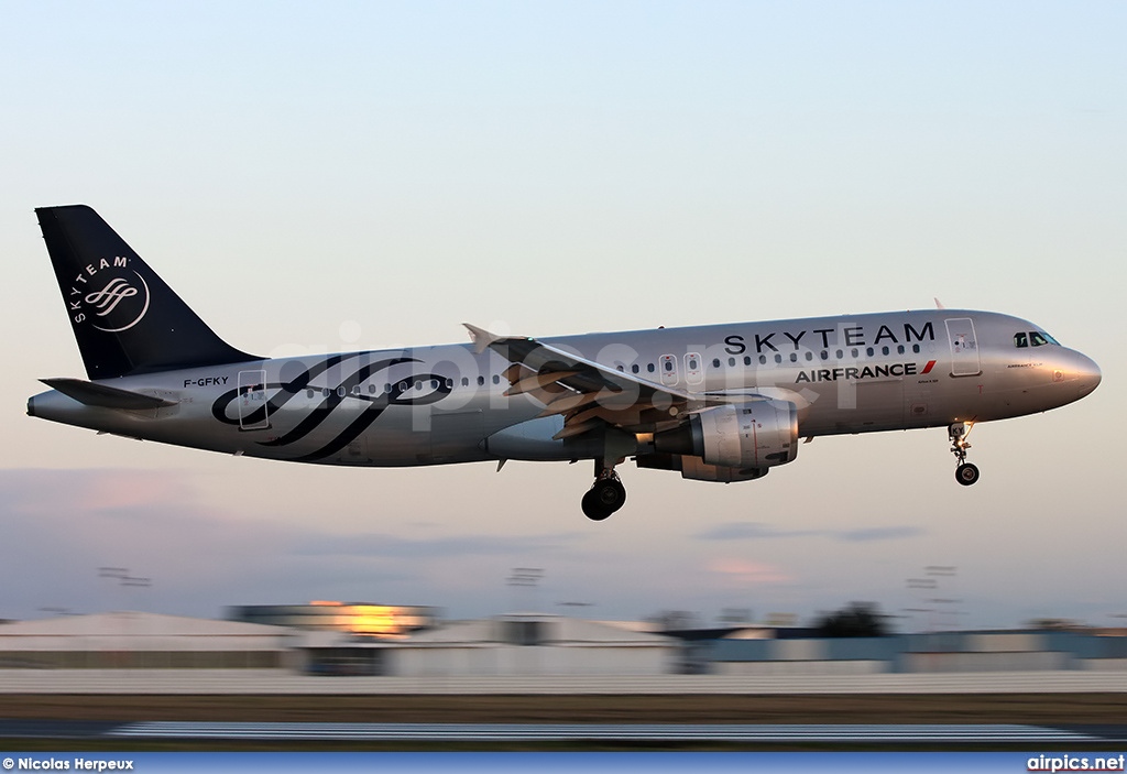 F-GFKY, Airbus A320-200, Air France