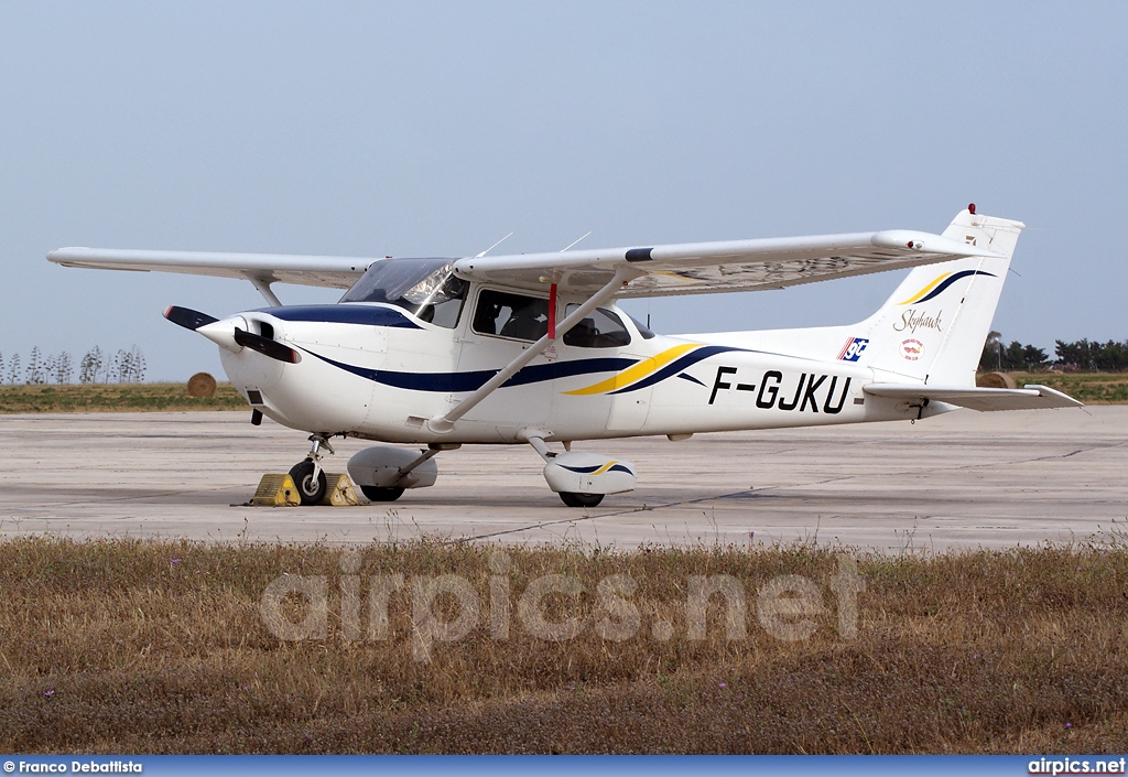 F-GJKU, Cessna 172R Skyhawk, Private