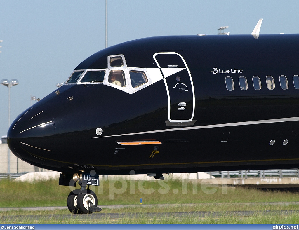 F-GMLU, McDonnell Douglas MD-83, Blue Line