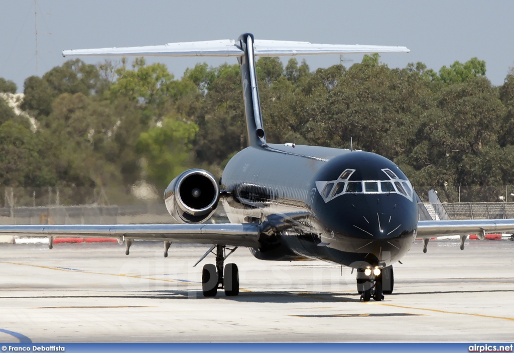 F-GMLU, McDonnell Douglas MD-83, Blue Line