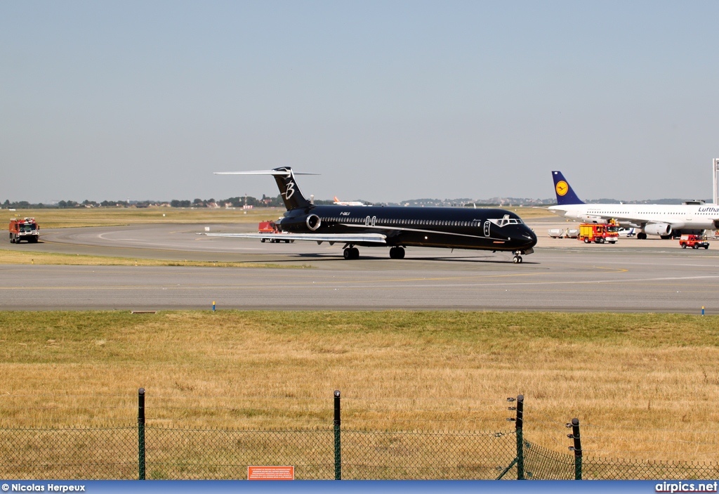 F-GMLU, McDonnell Douglas MD-83, Blue Line