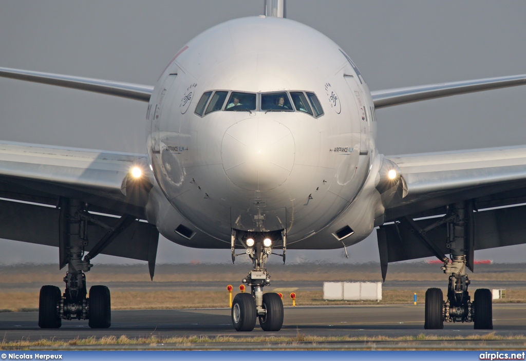 F-GSPY, Boeing 777-200ER, Air France