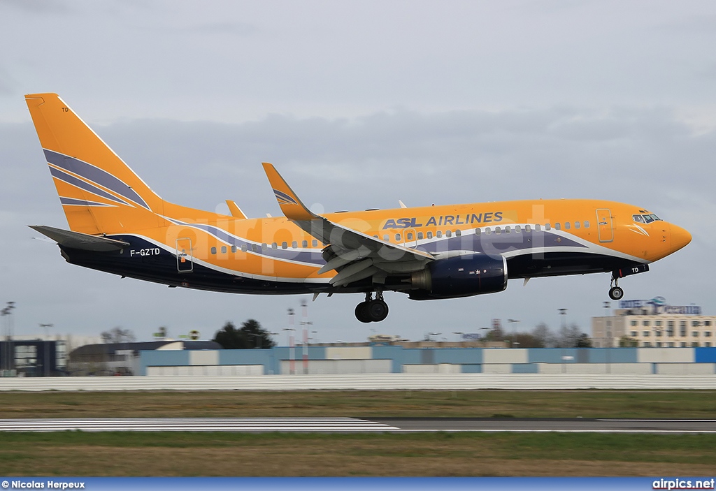 F-GZTD, Boeing 737-700, ASL Airlines France