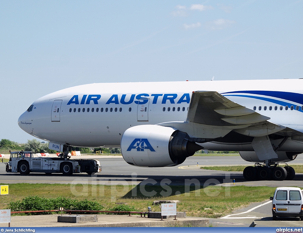 F-ORUN, Boeing 777-200ER, Air Austral