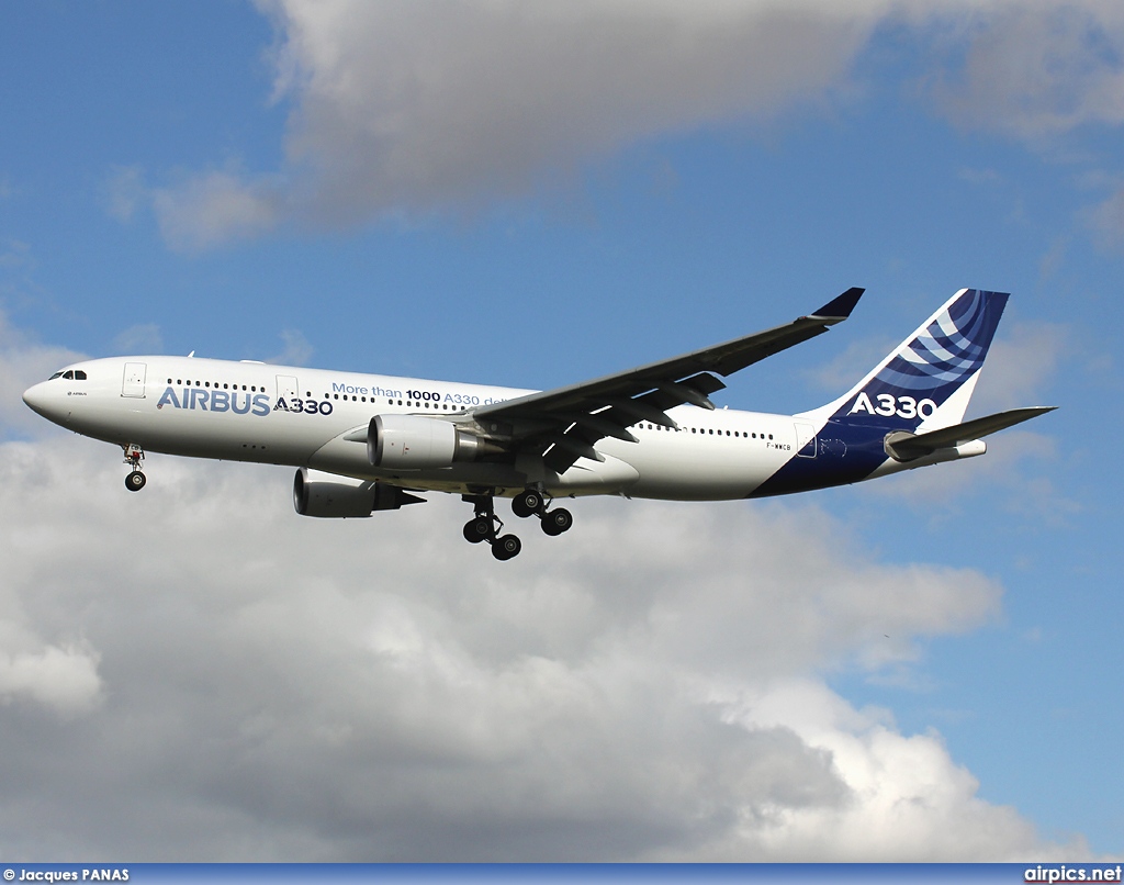 F-WWCB, Airbus A330-200, Airbus Industrie