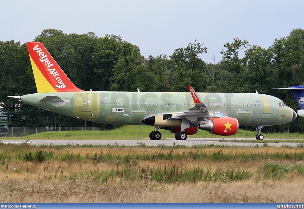 F-WWDR, Airbus A320-200, VietJetAir