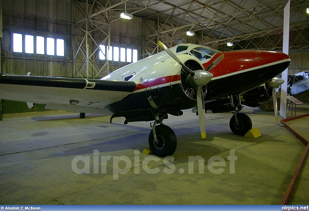 G-ASUG, Beech SNB-5 Expeditor, Loganair