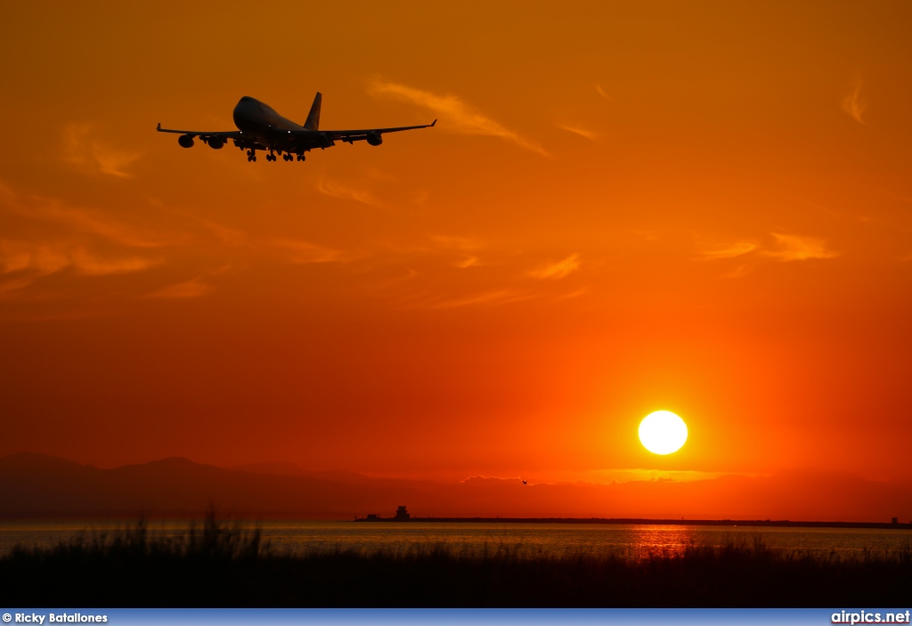 G-BNLZ, Boeing 747-400, British Airways