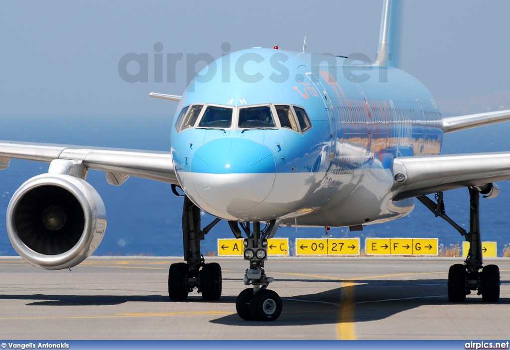 G-BYAH, Boeing 757-200, Thomsonfly